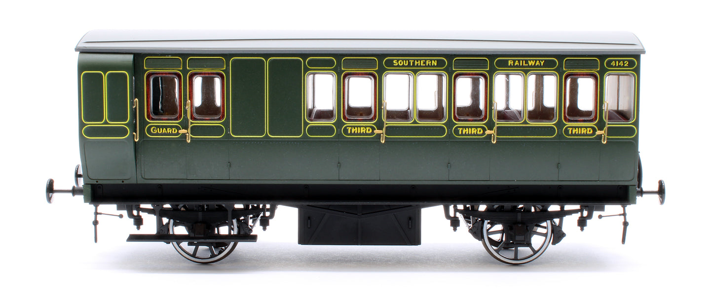 Stroudley 4 Wheel Electrically Lit Brake 3rd Southern Lined Green 4142 - DCC & Light Bar Fitted