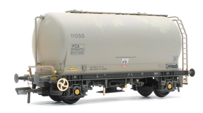 38-653 PCA Metalair Bulk Powder Wagon 'Freightliner Heavy Haul' Grey No.11050 - Weathered