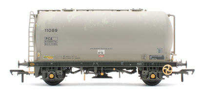 38-653A PCA Metalair Bulk Powder Wagon 'Freightliner Heavy Haul' Grey No.11089 - Weathered