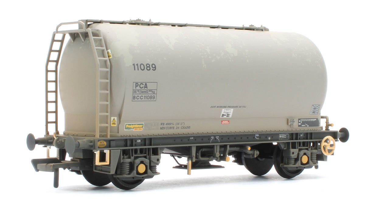 38-653A PCA Metalair Bulk Powder Wagon 'Freightliner Heavy Haul' Grey No.11089 - Weathered