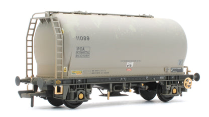38-653A PCA Metalair Bulk Powder Wagon 'Freightliner Heavy Haul' Grey No.11089 - Weathered