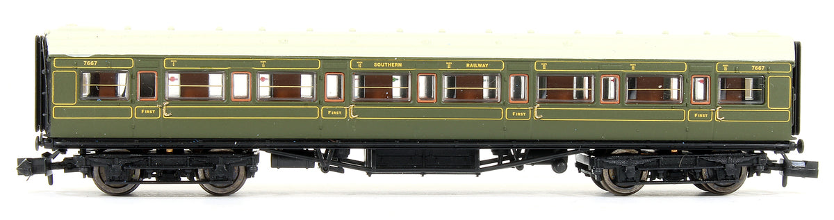 Pre-Owned Maunsell Coach Set 469 SR Lined Green