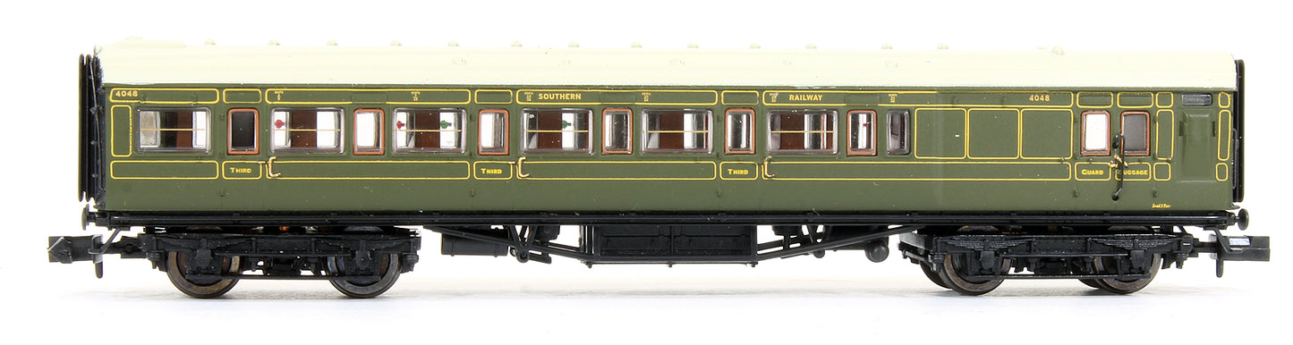 Pre-Owned Maunsell Coach Set 469 SR Lined Green