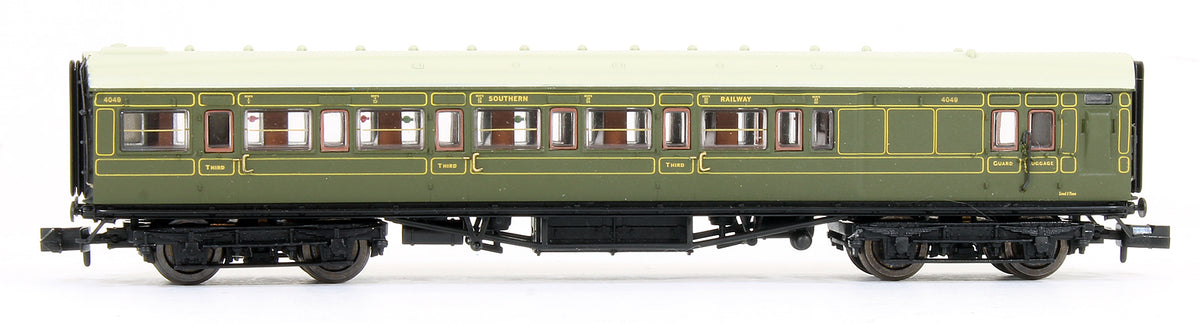 Pre-Owned Maunsell 6 Coach Set SR Lined Green