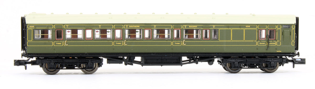 Pre-Owned Maunsell 6 Coach Set SR Lined Green