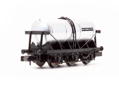 Pre-Owned 2F-031-016 6 Wheel Milk Tank Wagon 'United Creameries'