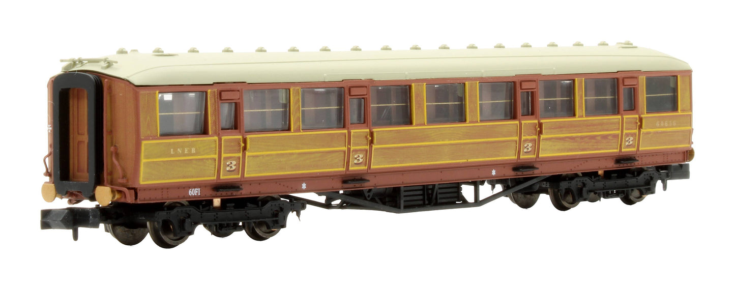 Pre-Owned 2P-011-006 Gresley LNER Teak Third Class Coach '60656'