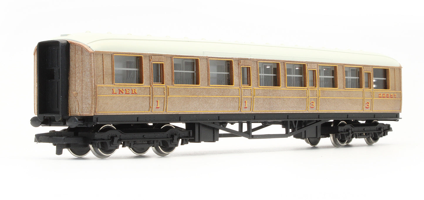 Pre-Owned LNER Composite Coach '22357'