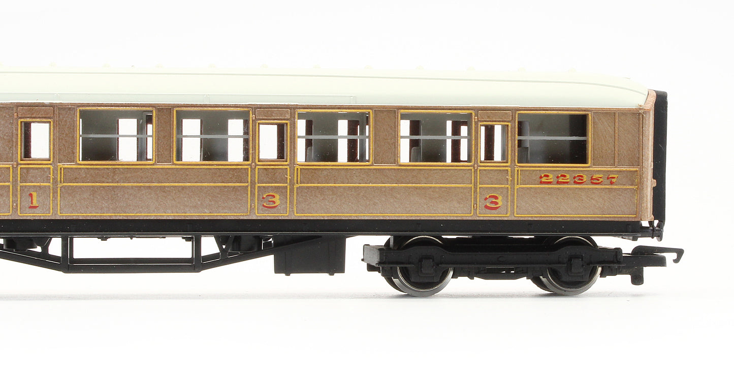 Pre-Owned LNER Composite Coach '22357'