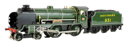 Pre-Owned E10 Maunsell Lined Olive Green Schools Class 4-4-0 931 'King's Wimbledon Steam Loco