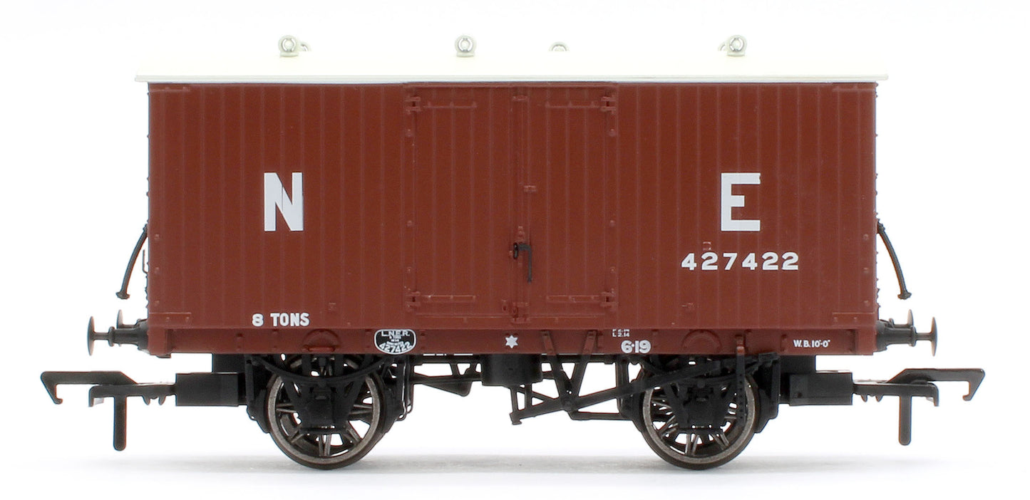 930007 GNR 8 Ton Van - NE (Large Letters) No.427422