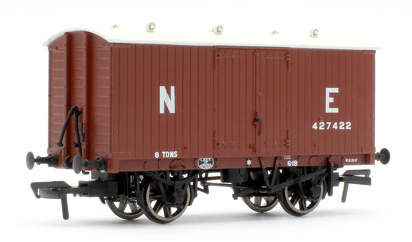 930007 GNR 8 Ton Van - NE (Large Letters) No.427422