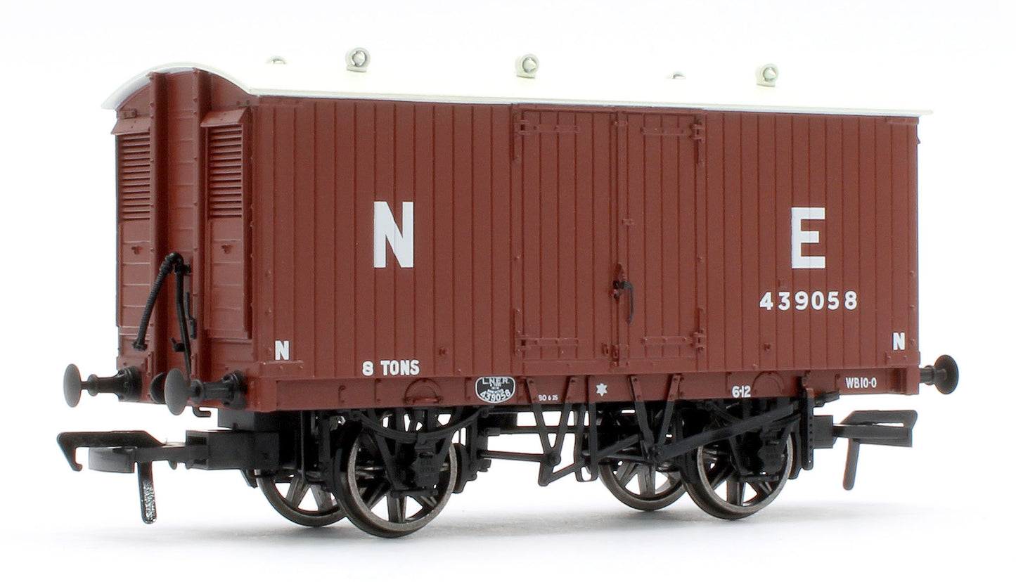 930008 GNR 8 Ton Van - NE (Large Letters) No.439058