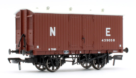 930008 GNR 8 Ton Van - NE (Large Letters) No.439058