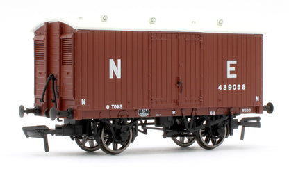 930008 GNR 8 Ton Van - NE (Large Letters) No.439058