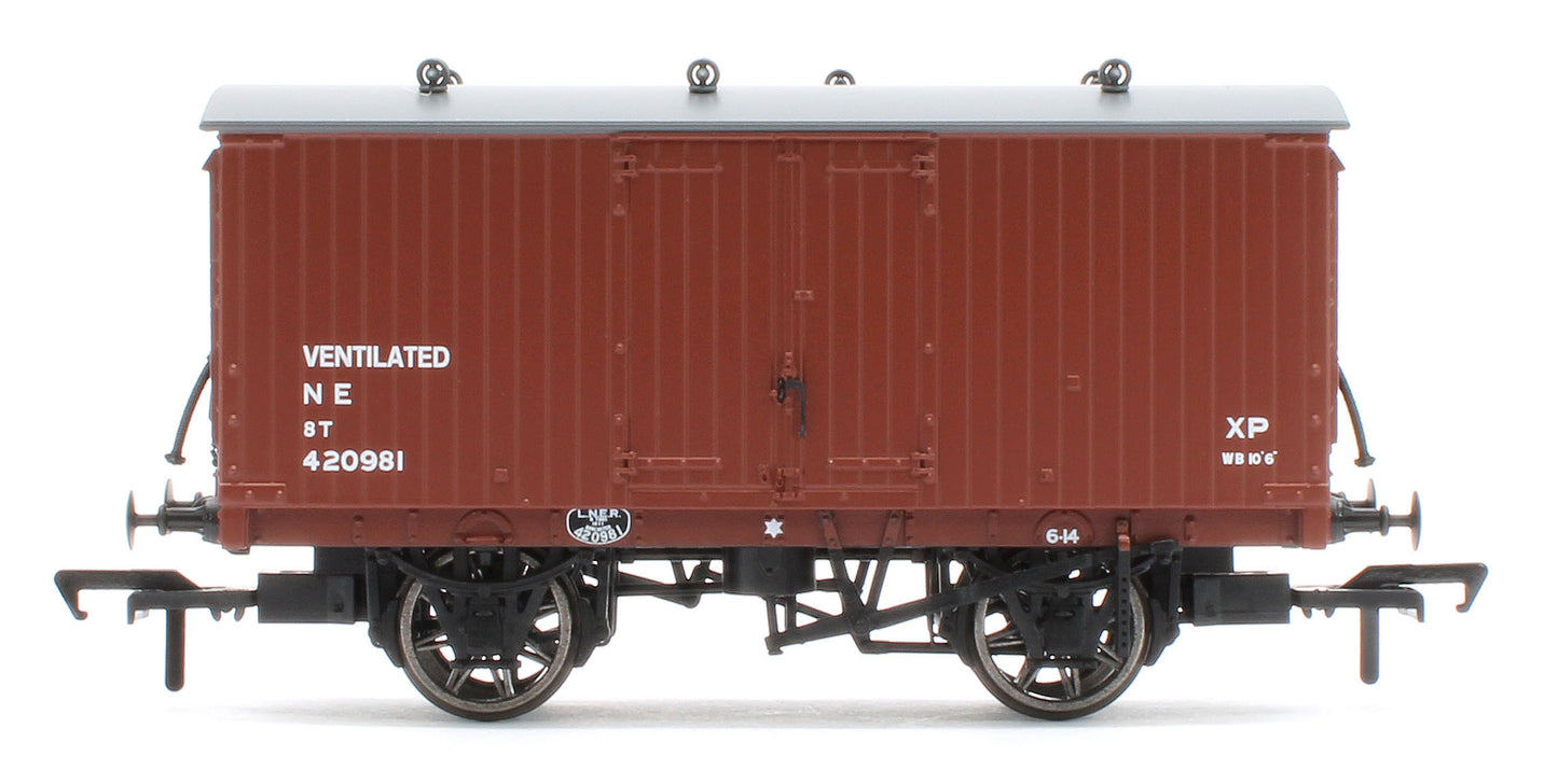 930011 GNR 8 Ton Van - NE (post-36) No.420981