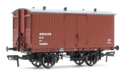 930011 GNR 8 Ton Van - NE (post-36) No.420981