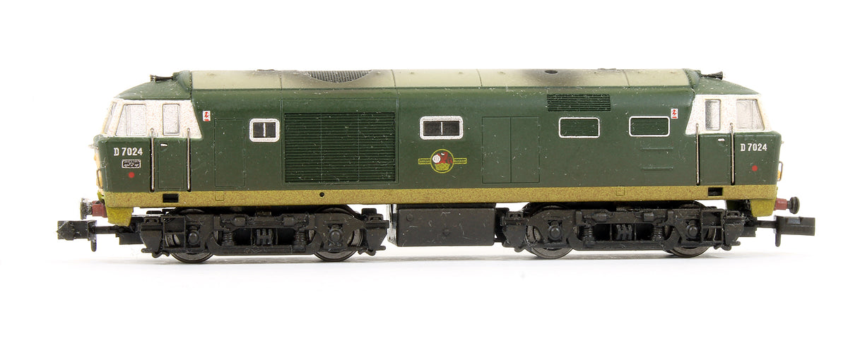 Pre-Owned Hymek D7024 Two Tone Green Diesel Locomotive (Weathered) - DCC Fitted