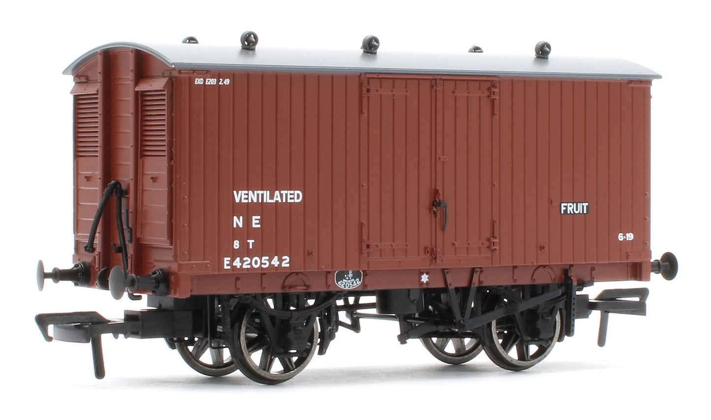 930013 GNR 8 Ton Van - BR No.E420542