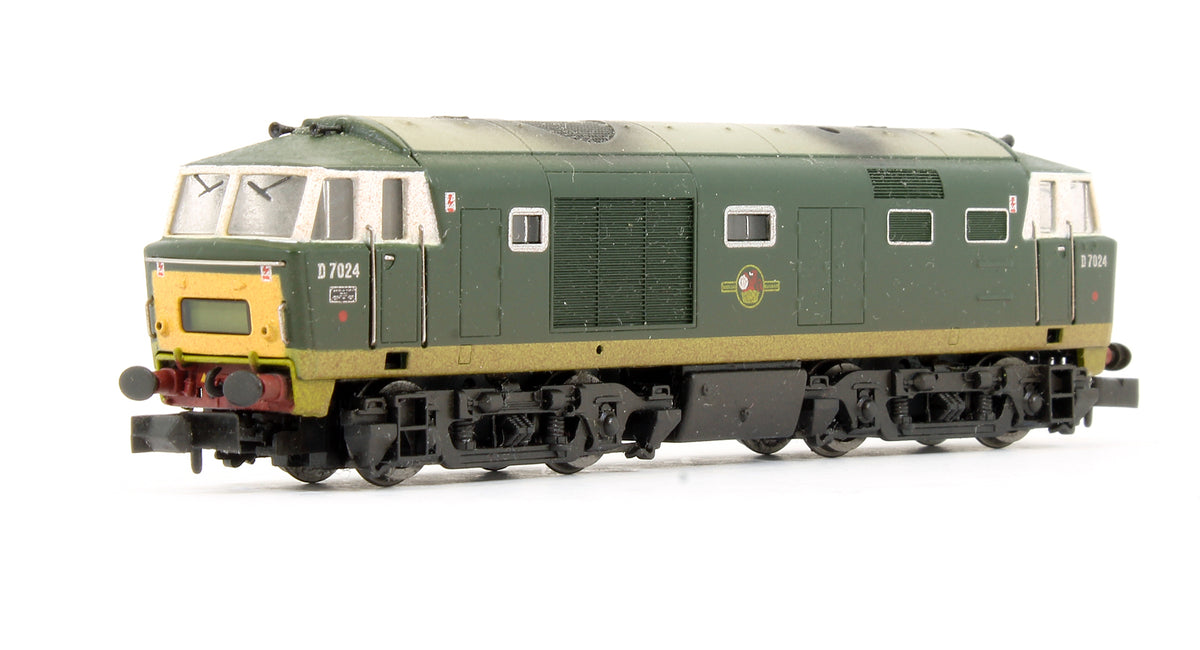 Pre-Owned Hymek D7024 Two Tone Green Diesel Locomotive (Weathered) - DCC Fitted