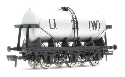 4F-031-141 6 Wheel Milk Tanker U.D.W