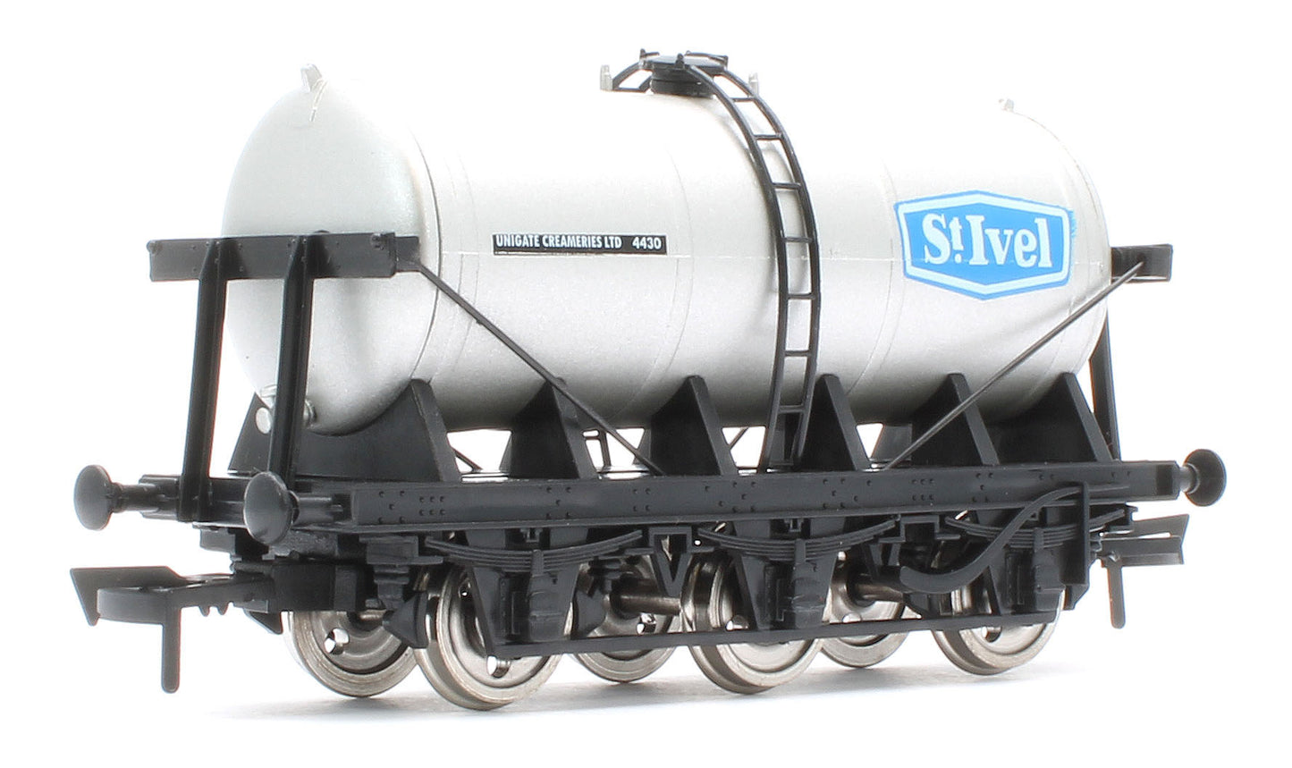 4F-031-143 6 Wheel Milk Tanker St Ivel