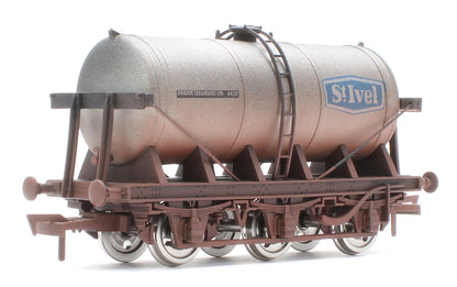 4F-031-144 6 Wheel Milk Tanker St Ivel - Weathered