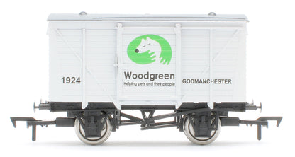 4F-011-188 Ventilated Van Woodgreen Animal Charity