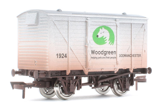 4F-011-189 Ventilated Van Woodgreen Animal Charity - Weathered