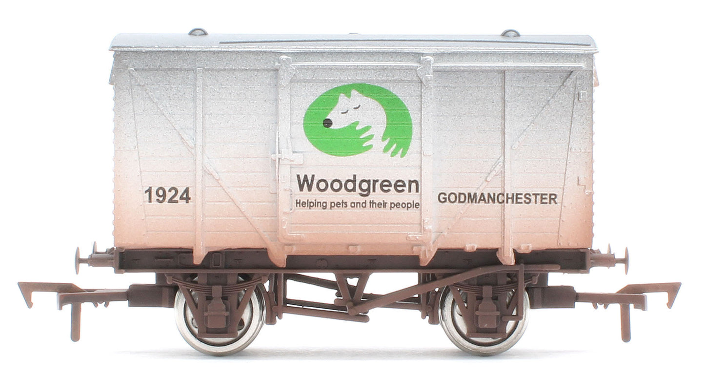 4F-011-189 Ventilated Van Woodgreen Animal Charity - Weathered