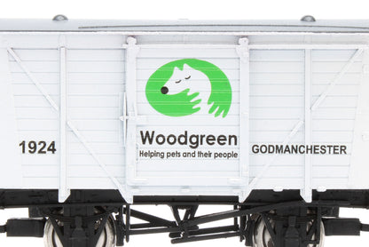 4F-011-188 Ventilated Van Woodgreen Animal Charity