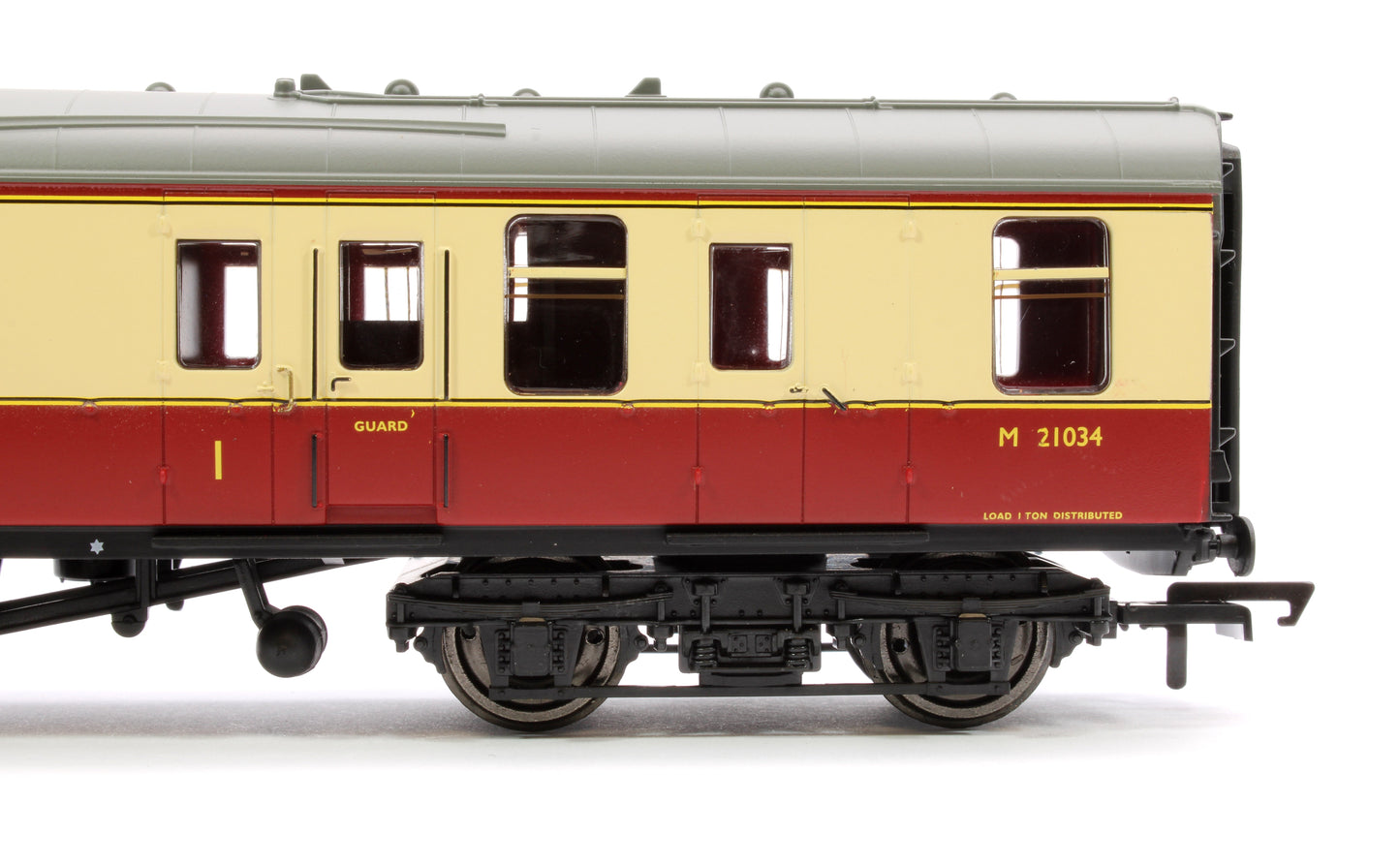 Pre-Owned R40215 Mk1 BCK Coach BR Crimson & Cream M21034