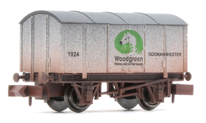 2F-013-124 Gunpowder Van Woodgreen Animal Charity - Weathered