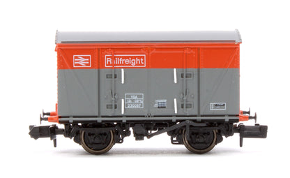 Set of 3 BR 12T VEA Ventilated Vans, BR Railfreight Red/Grey