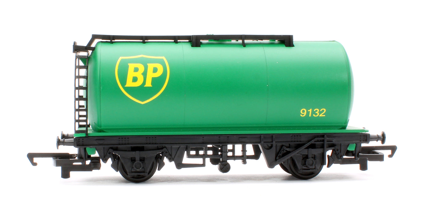 Pre-Owned R6481 Set Of 3 Assorted  Tank Wagons 'Esso', BP' & 'Amoco'