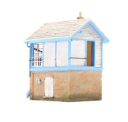 Pre-Owned 44-082 Derelict Signal Box