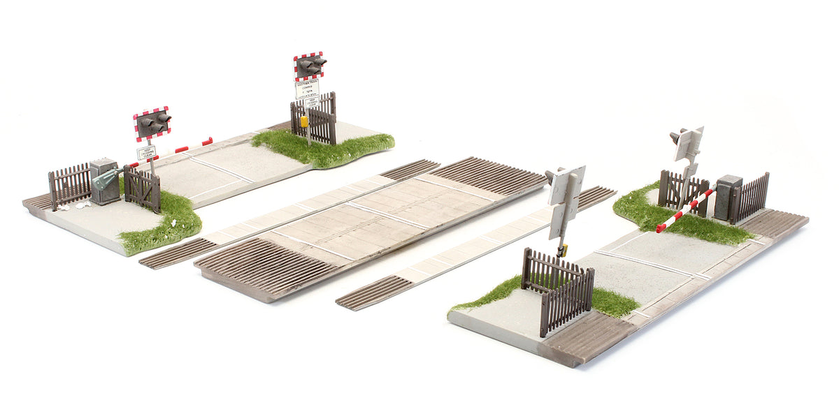 Pre-Owned 44-038 Level Crossing