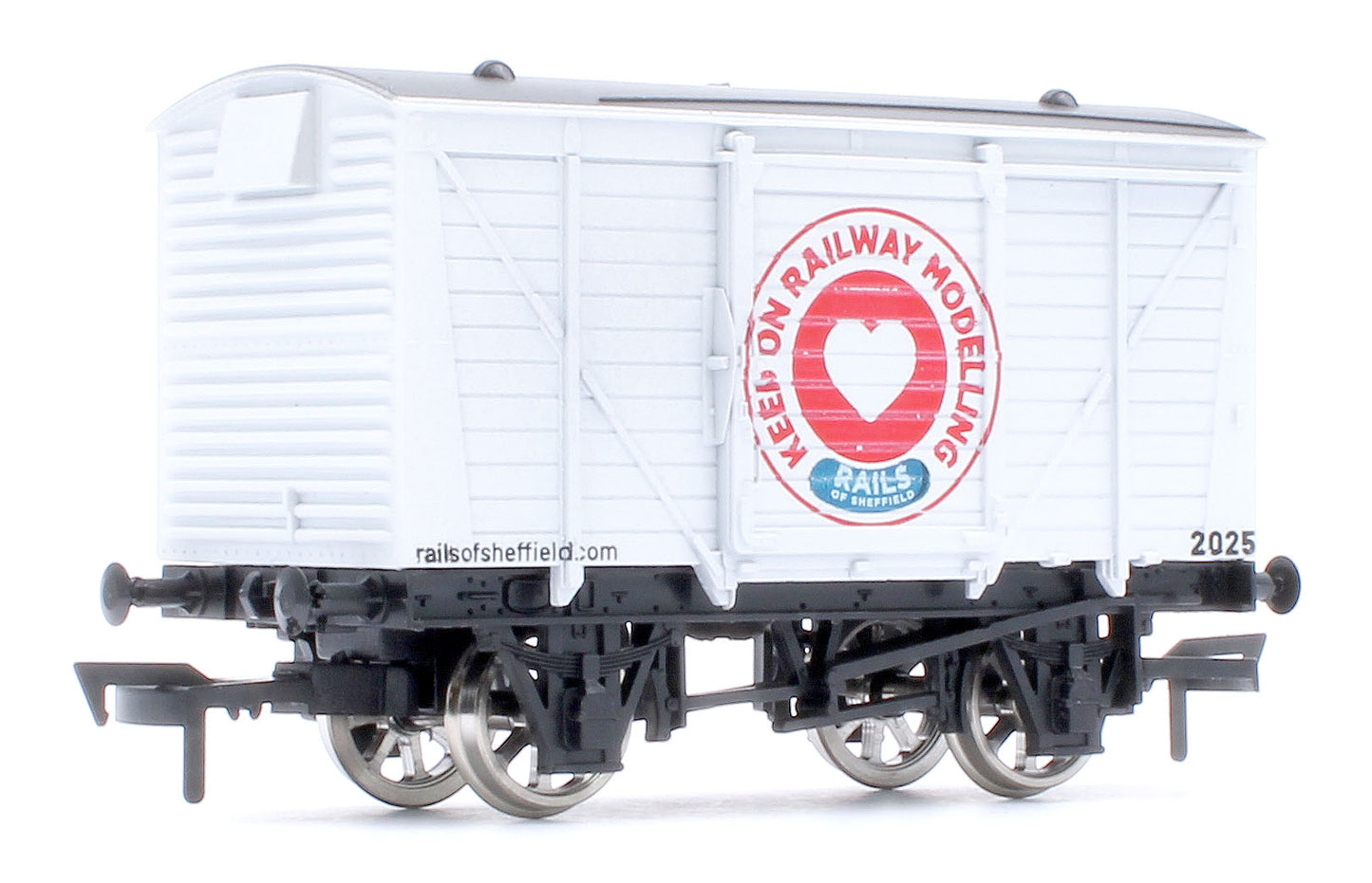 4F-KORM-26 Keep on Railway Modelling by Rails of Sheffield White Vent Van