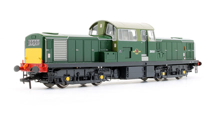 Pre-Owned Class 17 Clayton BR Green With Small Yellow Panels D8501 Diesel Locomotive (Gloss Finish)