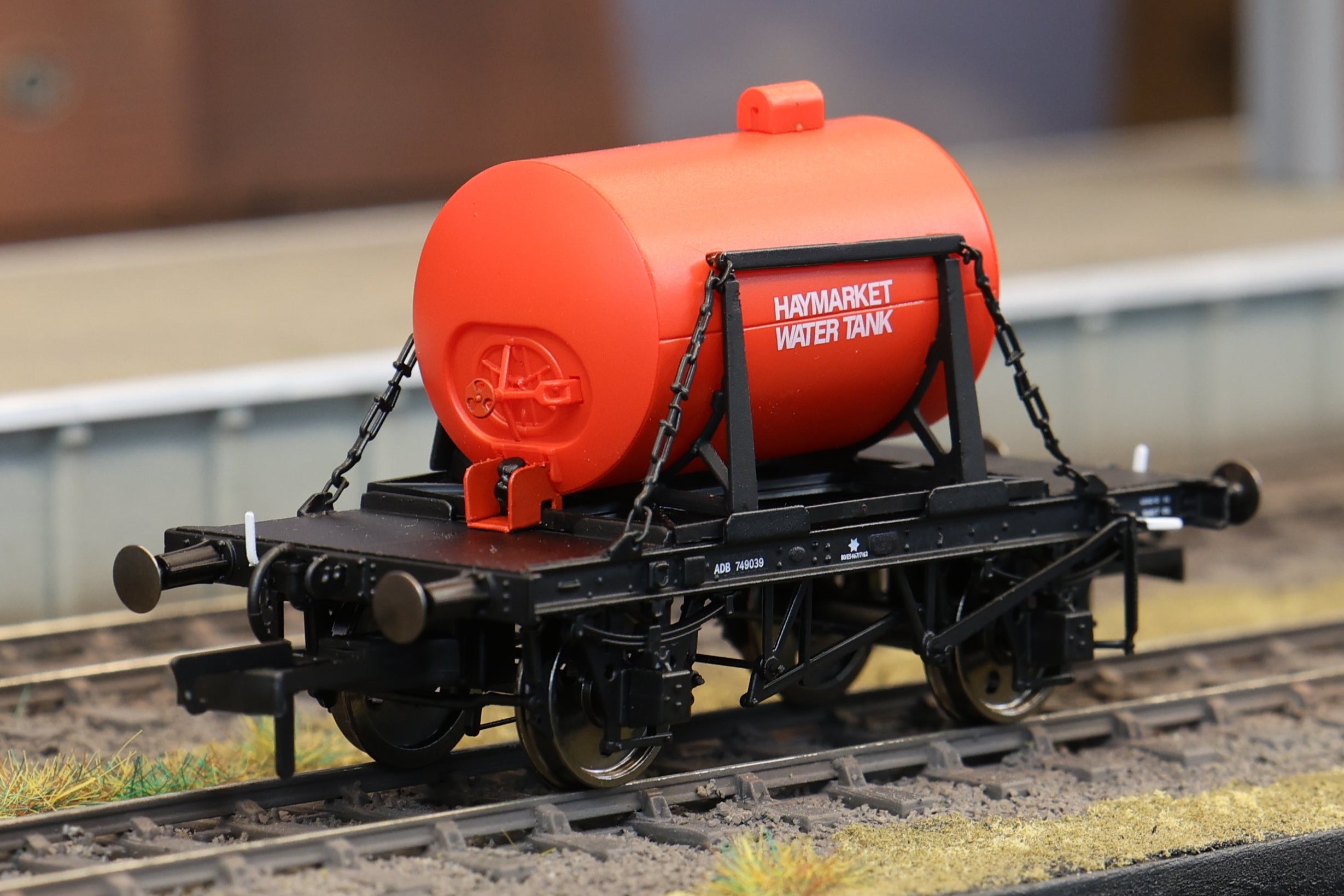 Demountable Rails Clark Railworks C3022 Haymarket Water Tank Demountable Tank – Rails