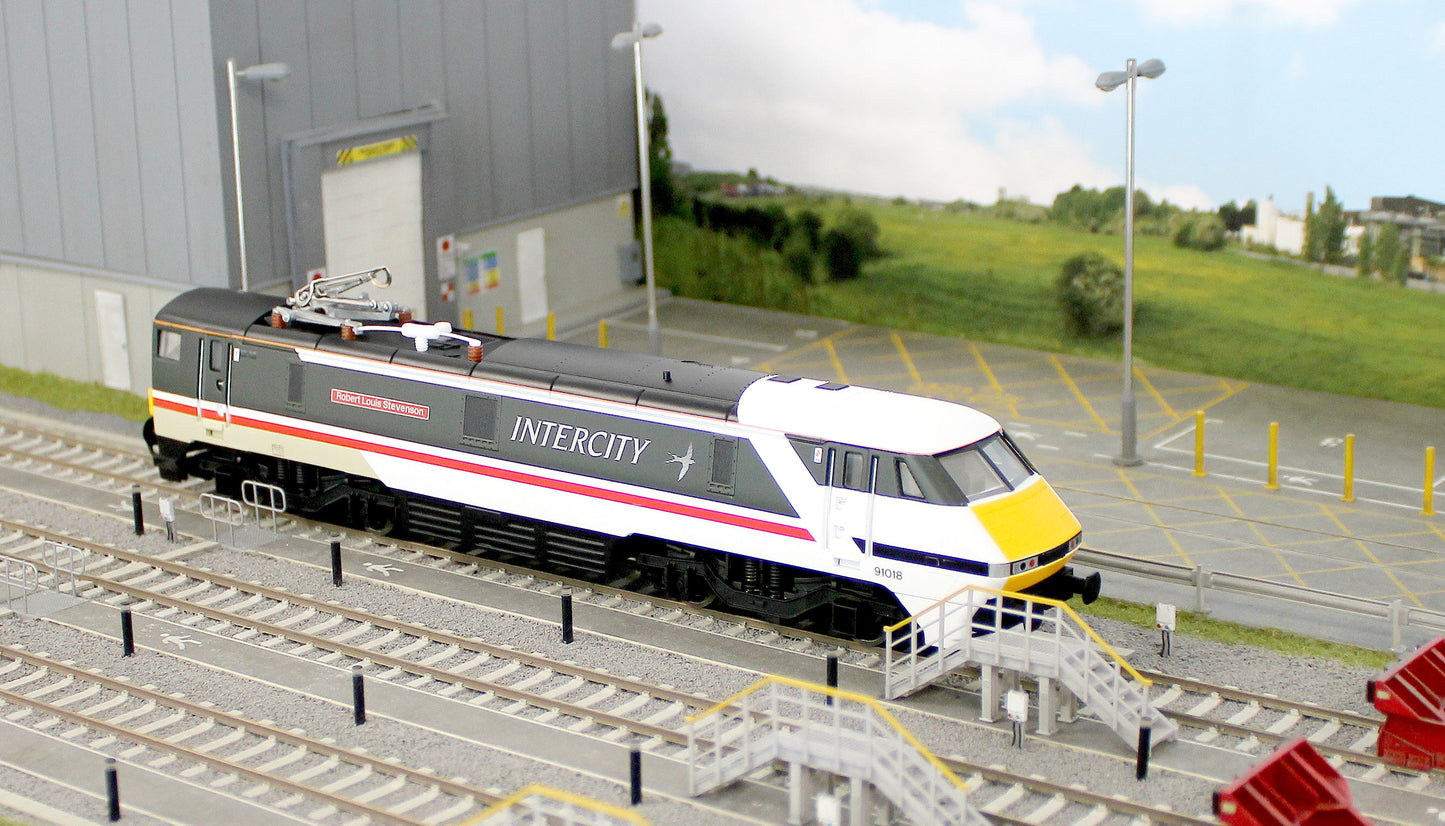 R30527 RailRoad Class 91 Intercity 91018 'Robert Louis Stevenson' Electric Locomotive