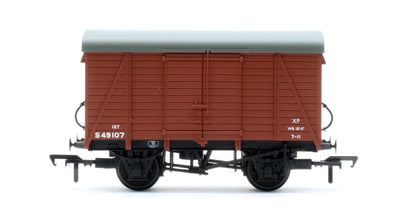 38-071C SR 12T Even Planked Ventilated Van BR Bauxite (Early) No.S49107
