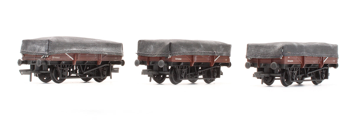 Pre-Owned Set Of 5 Plank China Clay Wagons BR Bauxite (Early) With Tarpaulin Covers - Custom Weathered