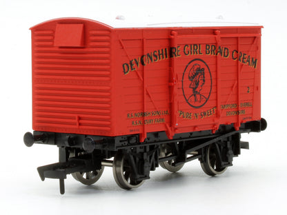 Pre-Owned 10T Ventilated Van Devonshire Girl Brand Cream 'No. 2' - Limited Edition
