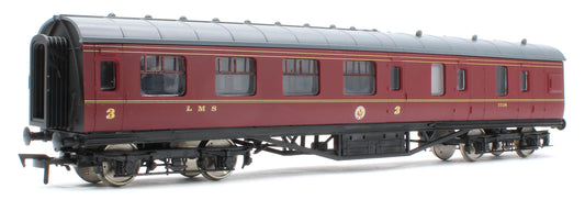 4P-010-352 57ft Stanier Third Class Brake 5526 LMS Lined Maroon