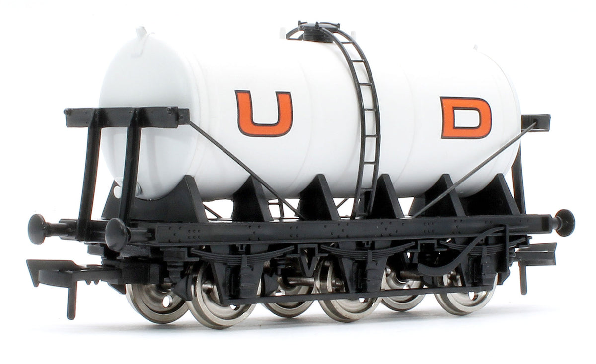 4F-031-035 6 Wheel Milk Tanker U D