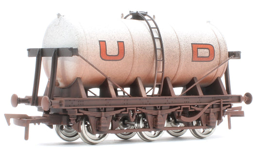 4F-031-036 6 Wheel Milk Tanker U D - Weathered