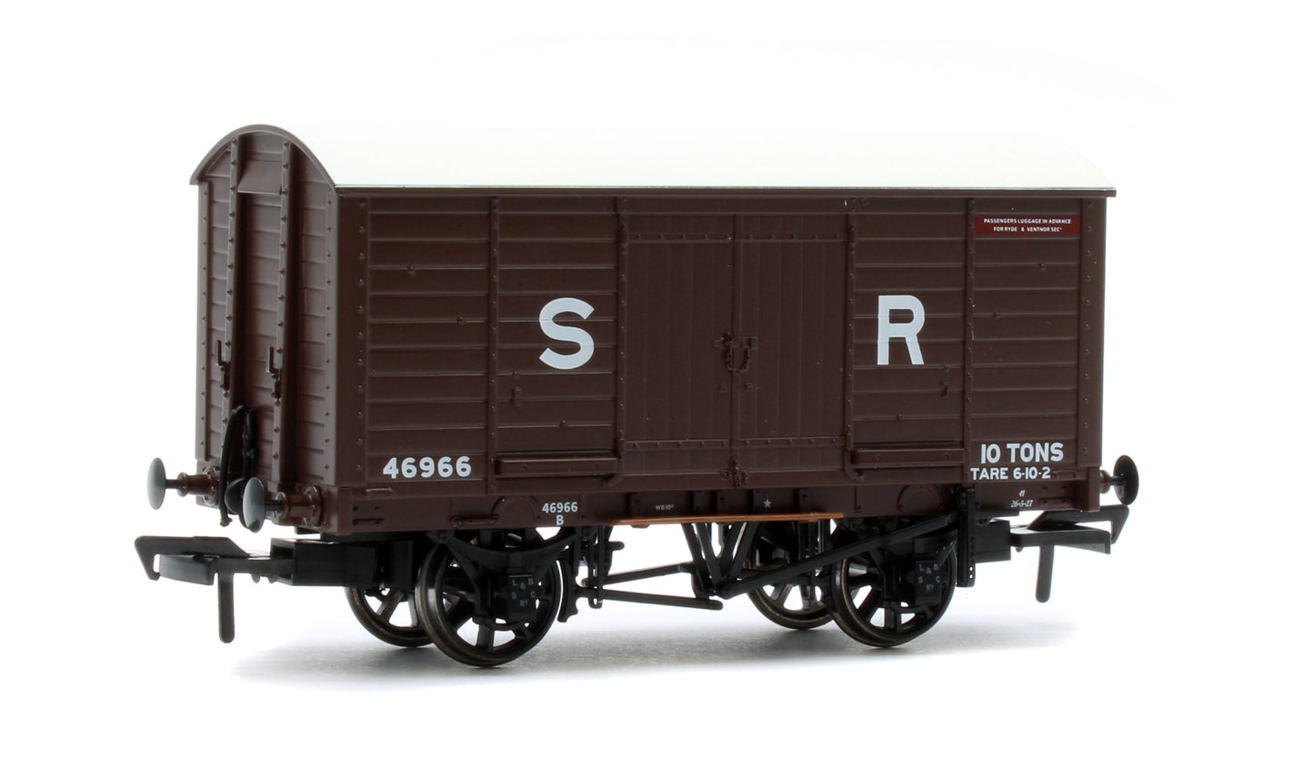 979008 LB&SCR Dia.8-Ton Goods Van SR (pre-36) No.46966