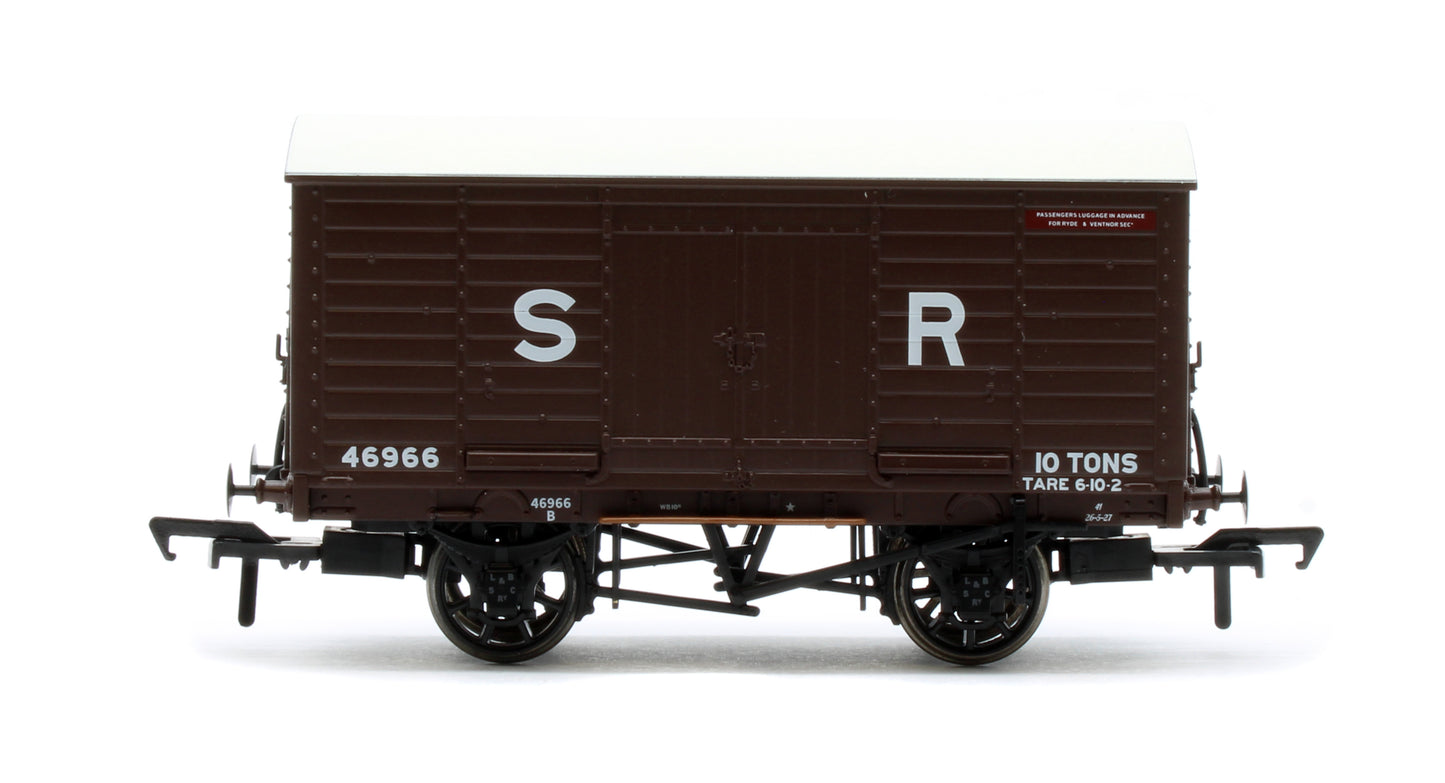 979008 LB&SCR Dia.8-Ton Goods Van SR (pre-36) No.46966