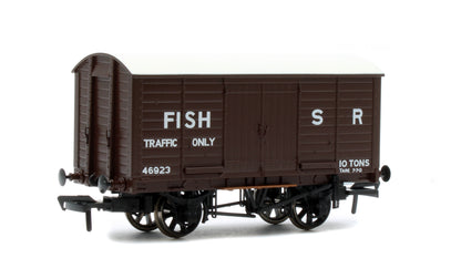 979009 LB&SCR Dia.8-Ton Goods Van SR (as preserved) No.46923